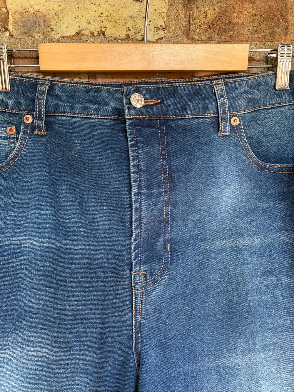 Frye High Rise Cuff Denim Jeans in Amari Wash - Picture 6 of 15